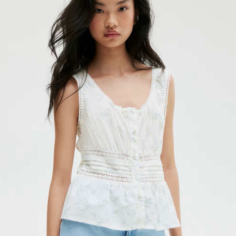 H&M Floral Lace Trim Sleeveless Top